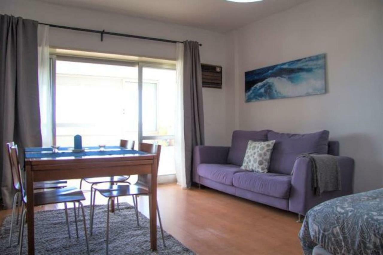 Wonderful Studio Apartment In Front Of The Beach Costa da Caparica Exterior photo