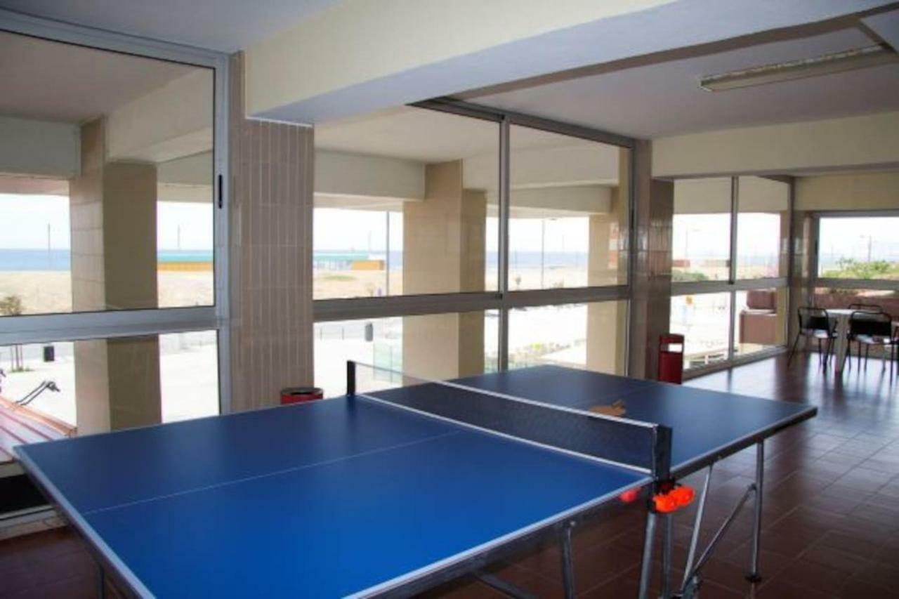 Wonderful Studio Apartment In Front Of The Beach Costa da Caparica Exterior photo