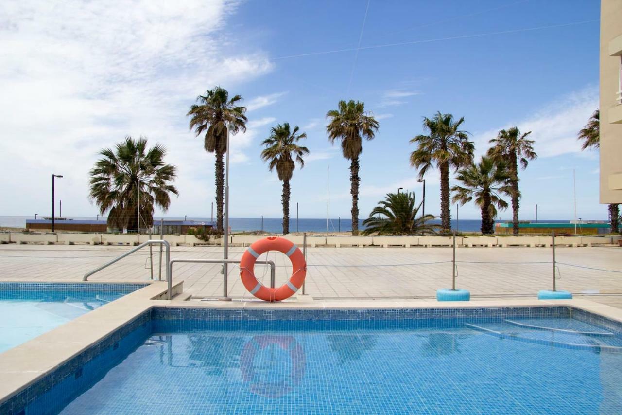 Wonderful Studio Apartment In Front Of The Beach Costa da Caparica Exterior photo
